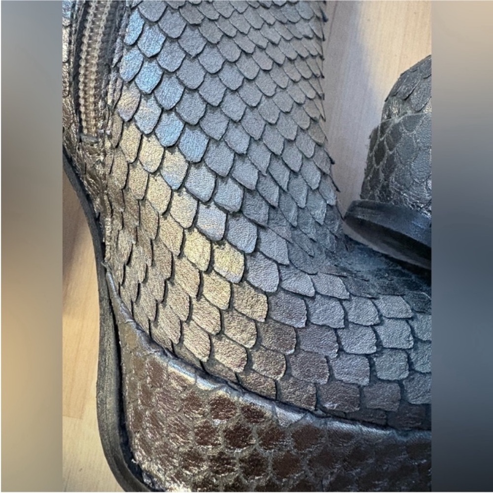 Silver Leather Platform Boots. - Picture 3 of 10